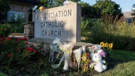 Hay un Niño en Estado Crítico por Tiroteo en Escuela Católica de Minneapolis