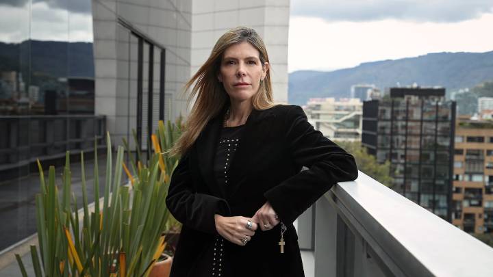María Carolina Hoyos rinde homenaje a su hermano Miguel Uribe y su abuela Nydia Quintero en Festival de la Solidaridad