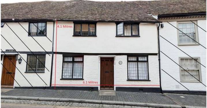 Resident in gorgeous medieval home in Kent loses planning appeal to paint it pink