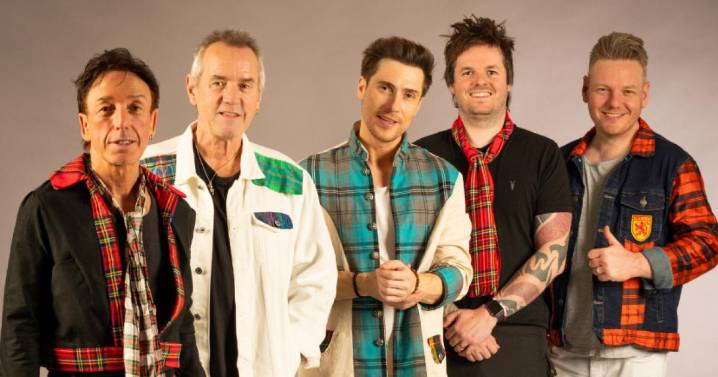 Bay City Rollers to release 'love letter to fans' single
