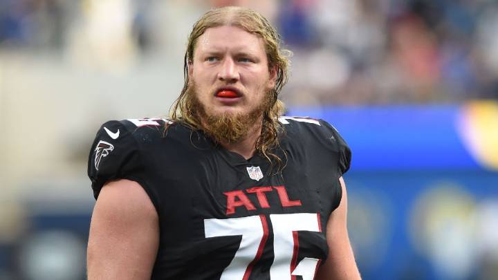 Falcons' Kaleb McGary undergoing MRI on apparent leg injury