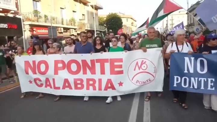 Thousands march against plan to build massive bridge linking Sicily to Italy’s mainland