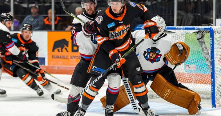 Komets add Patterson and Willets, pair of goalies on tryout agreements