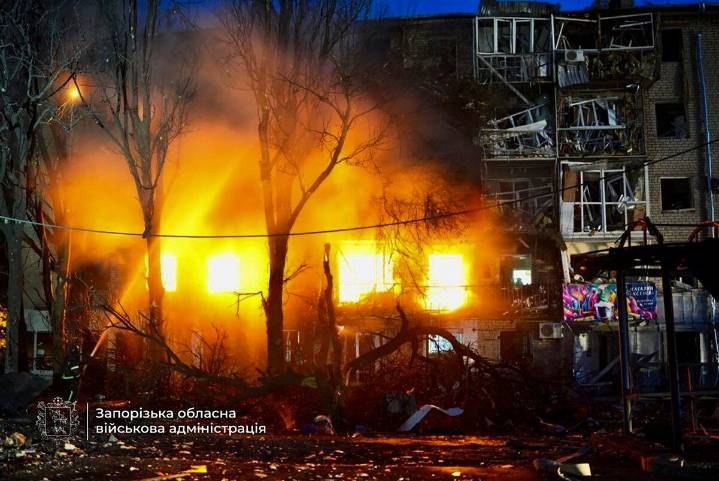 Rusia ataca con drones y misiles el sur de Ucrania; reportan un muerto y 28 heridos