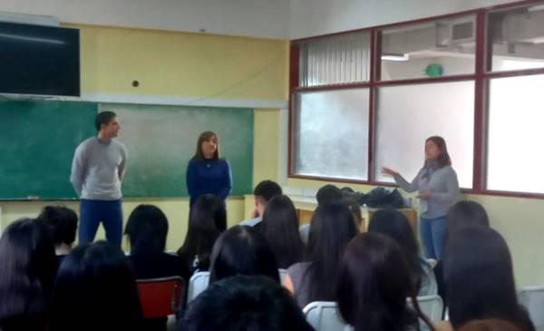 El Municipio entregó carnets de manipulación de alimentos a estudiantes de la Escuela 751