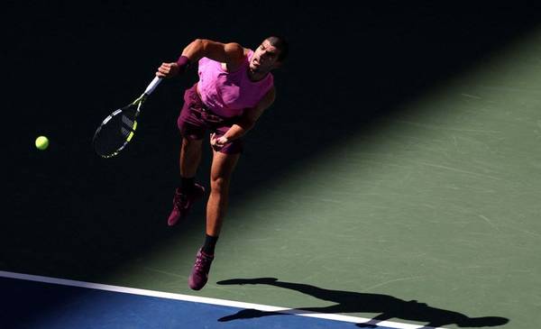 Alcaraz gana en sets corridos y se clasifica para cuartos de final del Abierto de EEUU