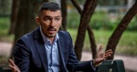 “Me nombro en femenino porque soy una marica”: Juan Carlos Florián pide que lo llamen ‘ministra’