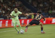 Morales pone contra las cuerdas al Barça