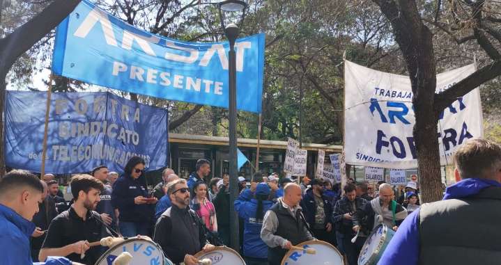 Trabajadores de ARSAT protestaron frente a Tribunales frente al congelamiento de salarios y realizarán un paro de 48 horas desde el martes