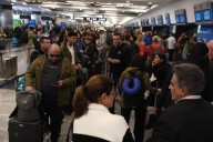 Paro de controladores aéreos. Aerolíneas Argentinas anticipa otra jornada de conflicto con sus vuelos