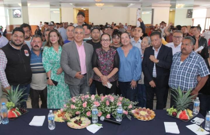 Entrega gobierno de Ecatepec más de 350 licencias a comerciantes para combatir la corrupción