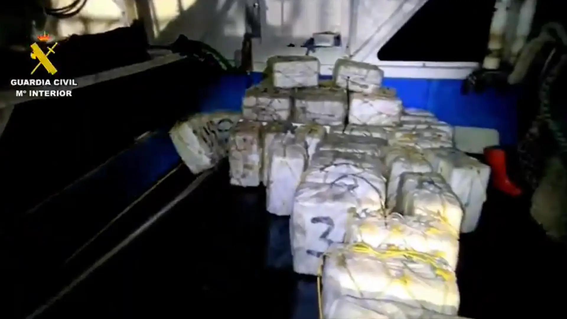 Once detenidos en dos operaciones antidroga en las costas de Huelva y Cádiz
