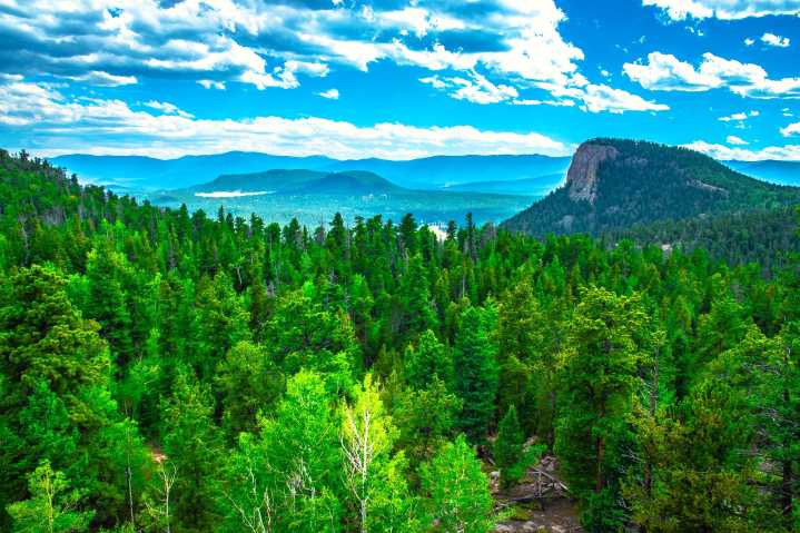 This Little-Known Colorado Park Rivals The Rockies With Craggy Vistas, High
