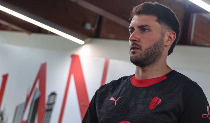 Santiago Giménez, ¿la esperanza del Milan para superar el fracaso de la temporada pasada?