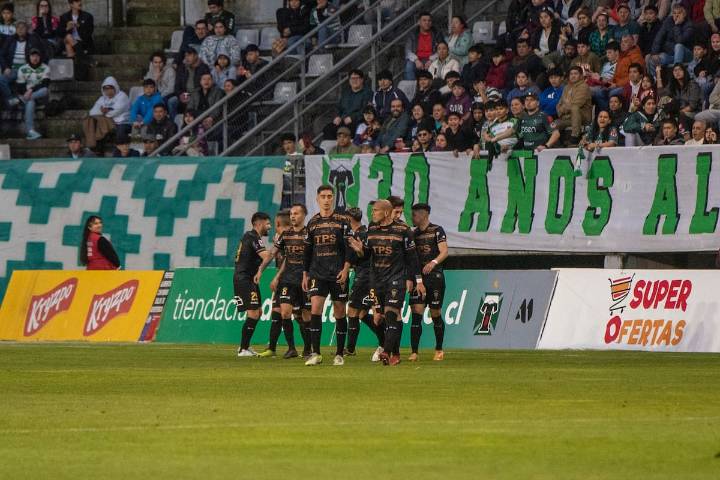 Aniversario dulce: Santiago Wanderers da el golpe y es el nuevo líder de la Primera B