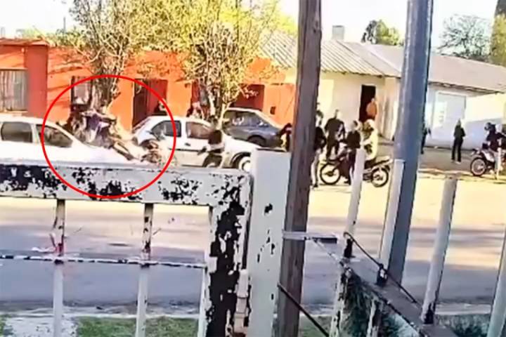 Video: los atropelló tras una pelea en una fiesta clandestina en Córdoba