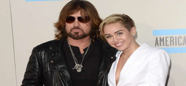 Miley Cyrus sorprende a su padre con una música por su cumpleaños