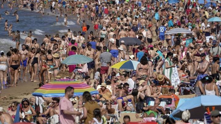 Crece el turismo extranjero en México 11.5 % durante junio