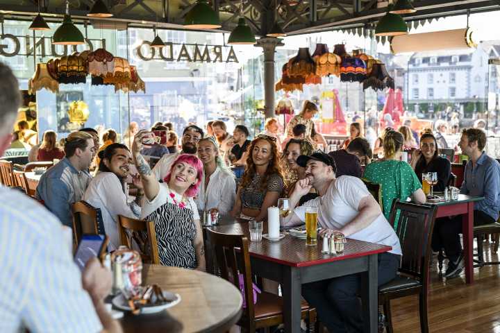 Bar boss quits Labour's hospitality group after tax concerns