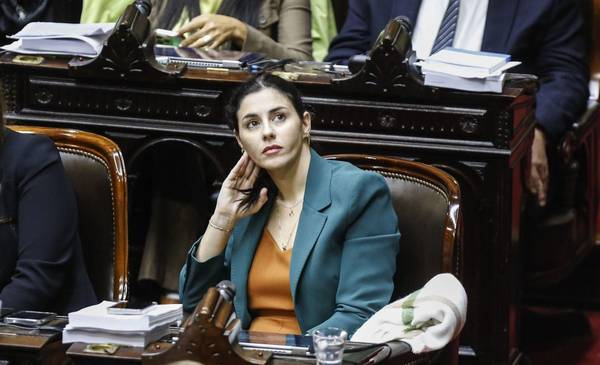 "Lo están llevando al abismo": la dura carta de Pagano a Milei