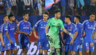 "No puede viajar a Argentina": El jugador de la U que los hinchas piden dejar fuera de la revancha