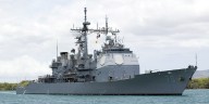 Un buque lanzamisiles de EEUU cruzó el canal de Panamá rumbo al Caribe para sumarse al operativo contra el narcoterrorismo frente a Venezuela