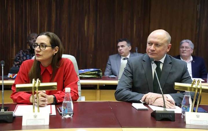 Venezuela alerta en Namibia sobre despliegue nuclear de EE.UU. en el Caribe