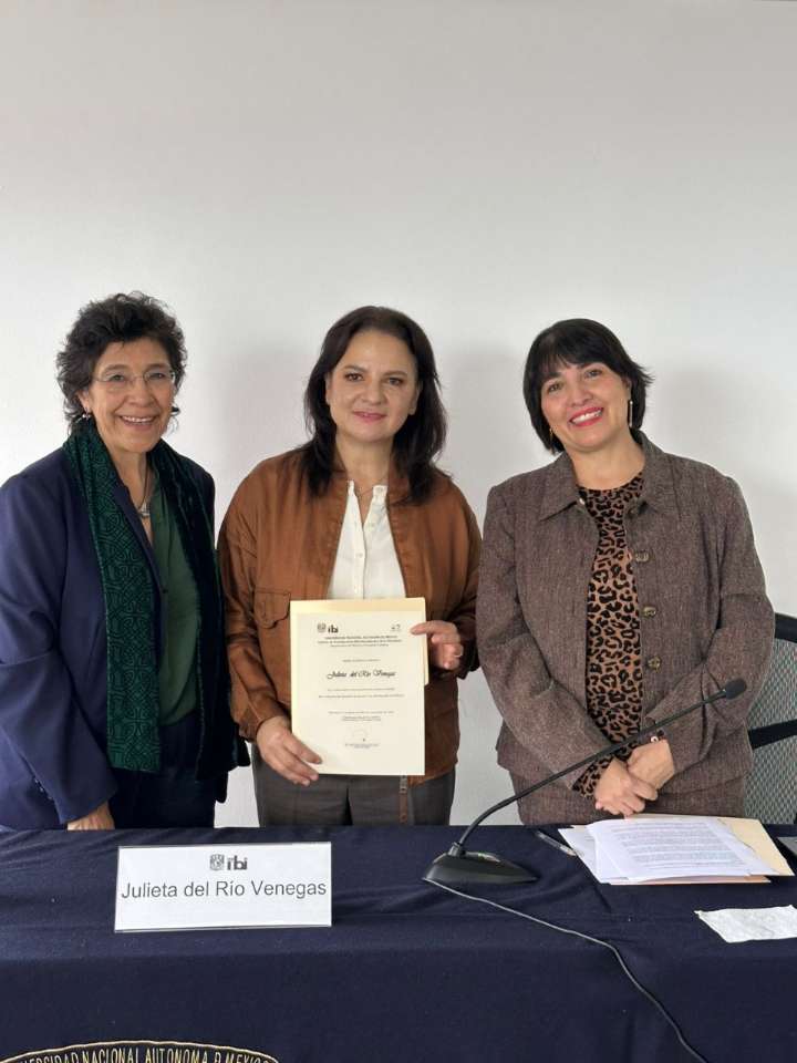 Julieta del Río presenta libro sobre la transparencia en la UNAM