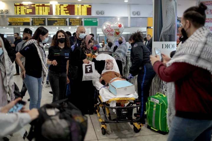 U.S. pauses visitor visas for Gaza residents after right