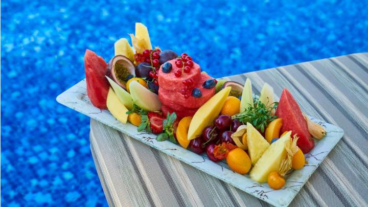 Experto en longevidad lanza advertencia sobre el consumo de la fruta diaria en la alimentación