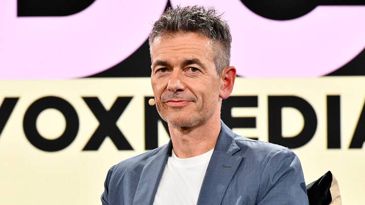 Warner Music Group Swings To Net Loss In Third Quarter