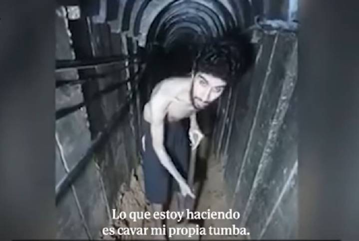 Propaganda terrorista. El crudo video que publicó Hamas de un rehén israelí muy debilitado con una pala: “Estoy cavando mi propia tumba”