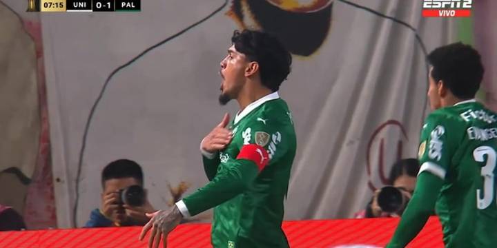 Gol madrugador de Gustavo Gómez tras insólito penal en Universitario vs Palmeiras por Copa Libertadores 2025