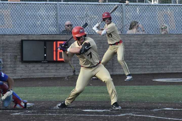 Big Sticks suffer crucial loss to Minot after offense stalls