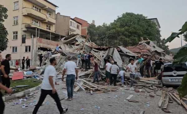 Un sismo de magnitud 6,1 deja un muerto y 29 heridos en el noroeste de Turquía