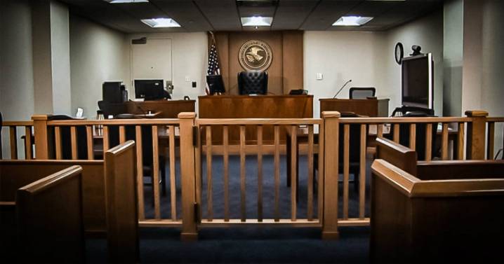 Cubano residente en Estados Unidos evita la deportación tras obtener el perdón por un crimen cometido