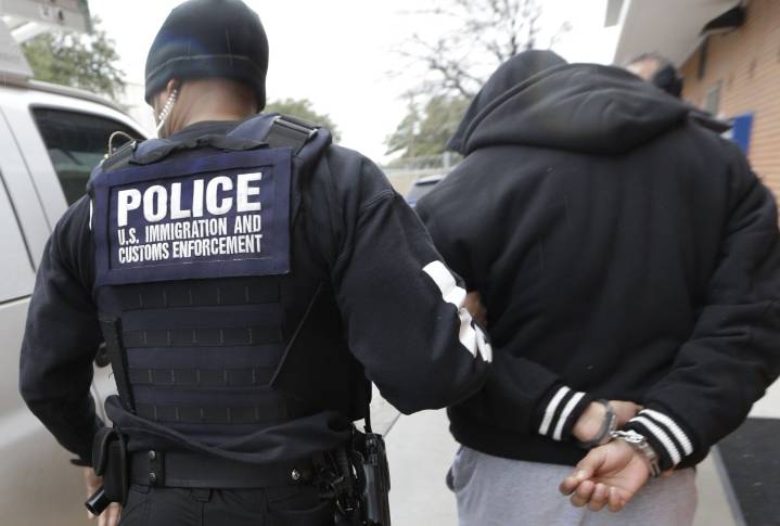 Retiran cargos graves contra empleados por defender a inmigrante en San Bernardino