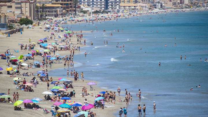 Viajeros, veraneantes y turistas