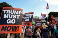 Protestas en más de 300 ciudades de EU contra intento de Trump de manipular mapa electoral