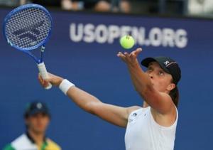 Sinner, Swiatek romp through at US Open