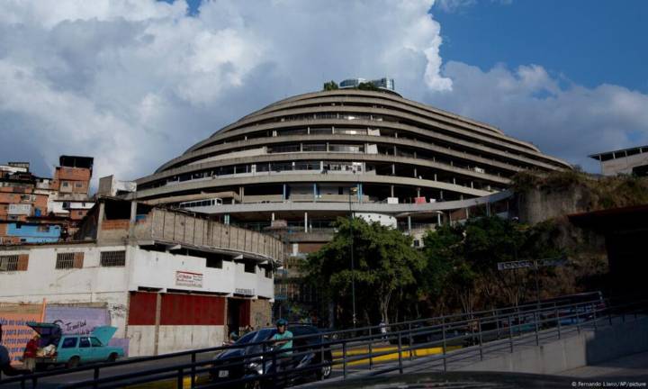 Restricciones en los calabozos de El Helicoide ponen en grave riesgo la salud de presos políticos denunció ONG