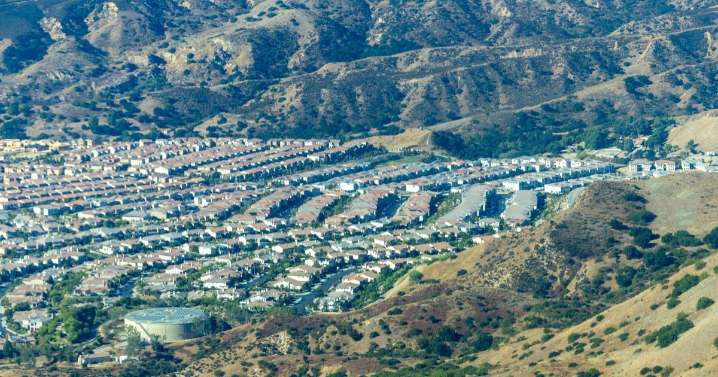 Thousands without water in Granada Hills and Porter Ranch as DWP makes emergency repairs