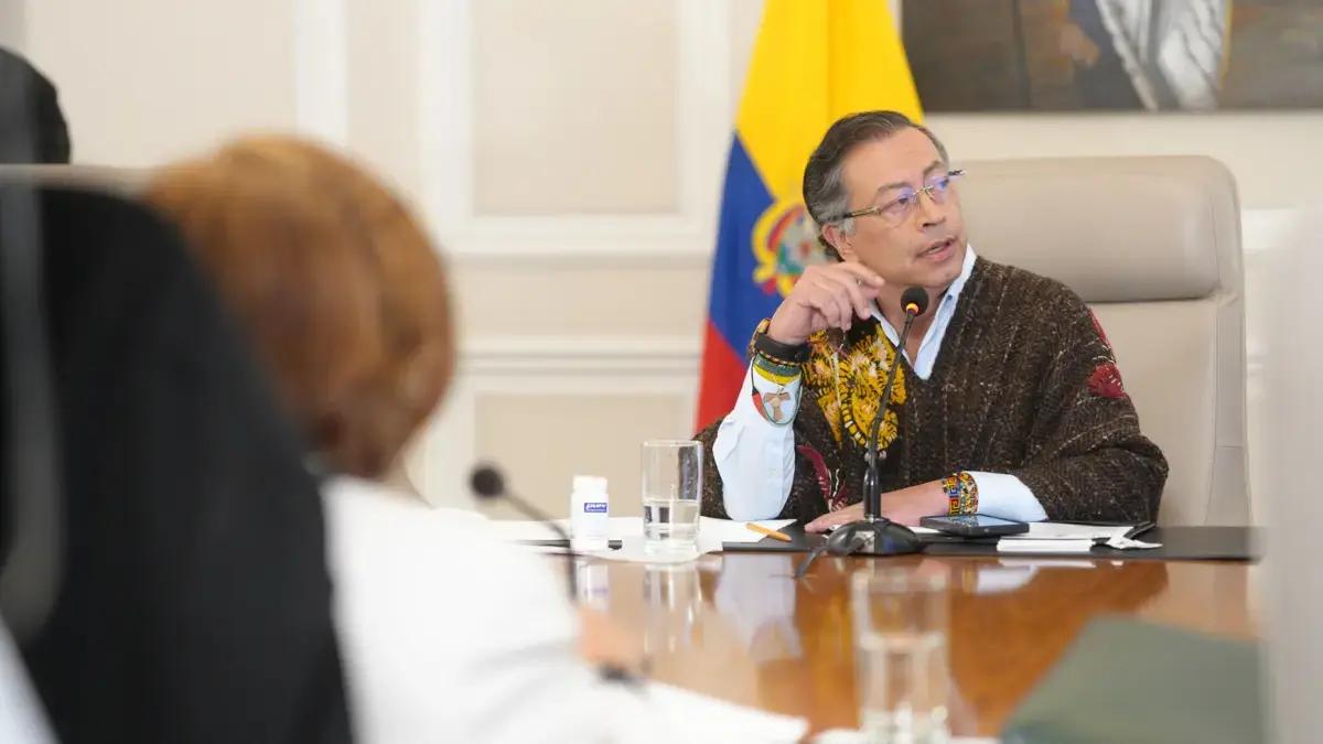 Presidente Petro le responde al Eln por asesinato de Miguel Uribe y le pide a Maduro ‘sacar’ a la guerrilla y a la Segunda Marquetalia de Venezuela
