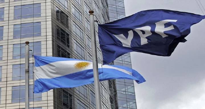 Argentina logra indulto en disputa legal en EE. UU. relacionada con acciones de YPF
