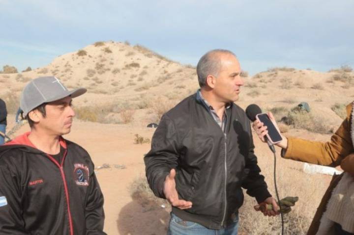 Retiran intervención realizada con vidrios rotos en el Área Protegida Parque Los Dinosaurios