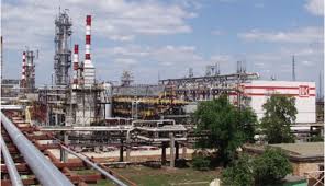 Rusia afirma que continúan los suministros de petróleo a India pese a aranceles de EEUU