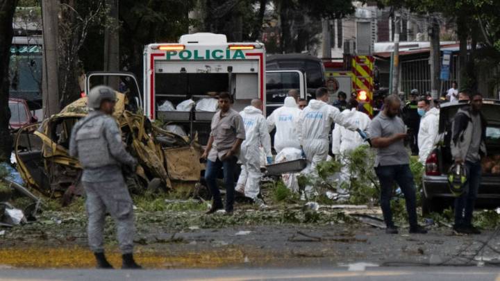 Dos ataques con al menos 18 muertos y 65 heridos sacuden a Colombia