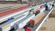 Choferes Fronterizos de Camiones de Carga Temen Perder Su Visa y Hasta el Trabajo