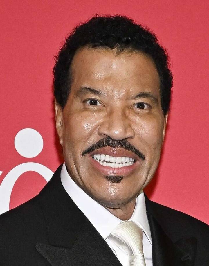 Lionel Richie safe, suspect arrested after attempted burglary at Beverly Hills home