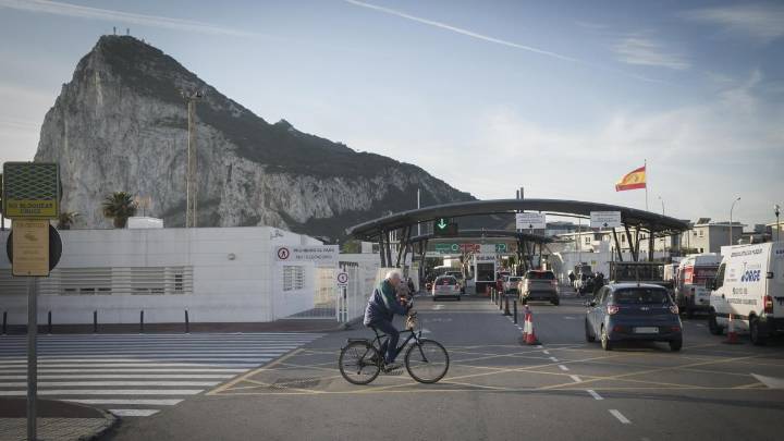 La verja de Gibraltar podría ser demolida en enero, seis meses después del acuerdo